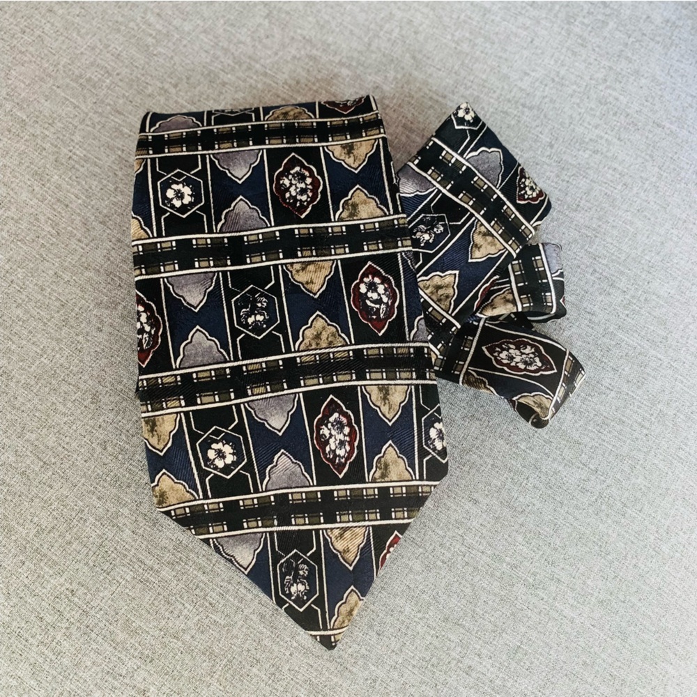 Silk Tie Necktie Stafford Navy Geometric Floral Silk Office Formal Wedding EUC